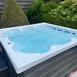 빌라 Maison Avec Piscine, Jacuzzi Et Grand Jardin A 1h De Paris