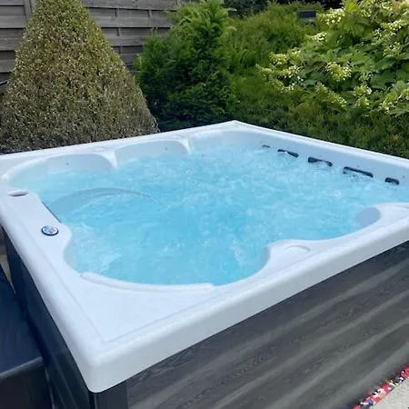 Villa Maison Avec Piscine, Jacuzzi Et Grand Jardin A 1h De Paris